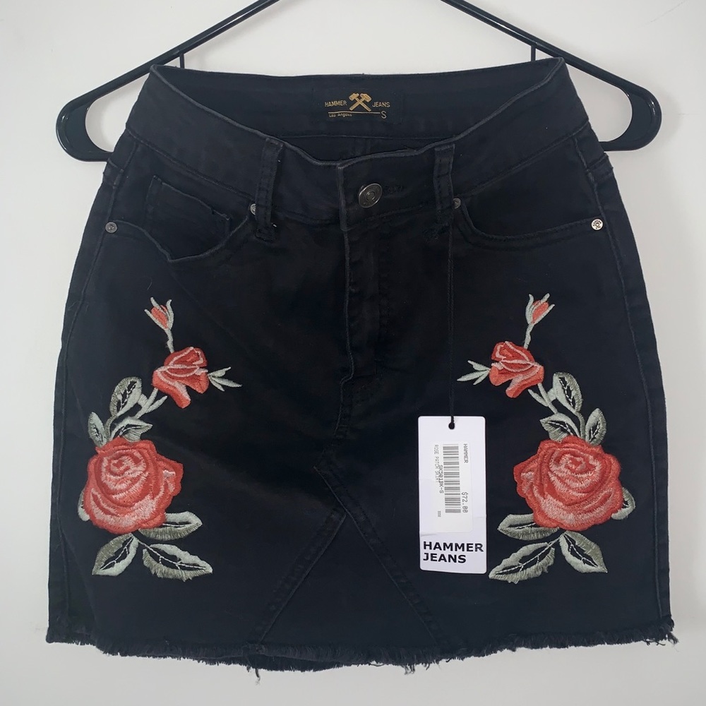 🌹HammerJeans black denim skirt embroidered roses